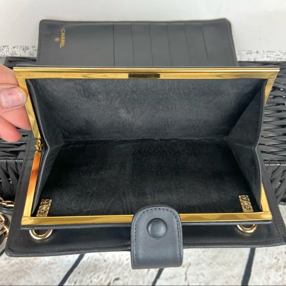 CHANEL leather wallet crossbody on chain - Picture 8 of 16